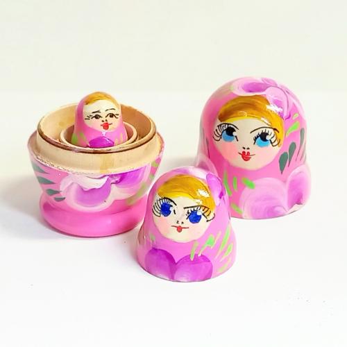 Musette / 女の子マトリョーシカ・3個型ミニ(ピンク)