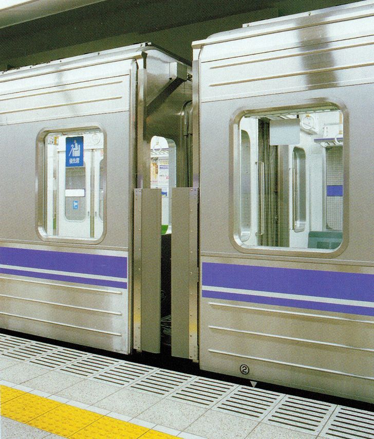 名古屋市営地下鉄」名城線・名港線の改造車両、「2000形」の特徴を