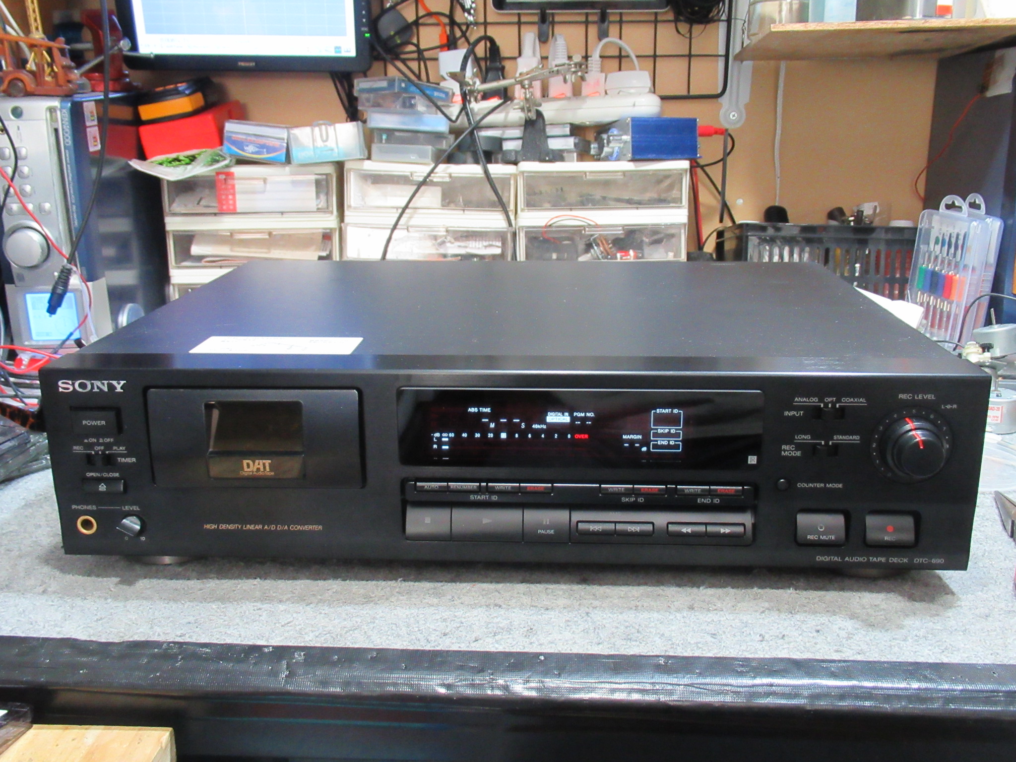 SONY DTC-690 DATデッキ DATレコーダー リモコン付 Sony DTC-690 DAT