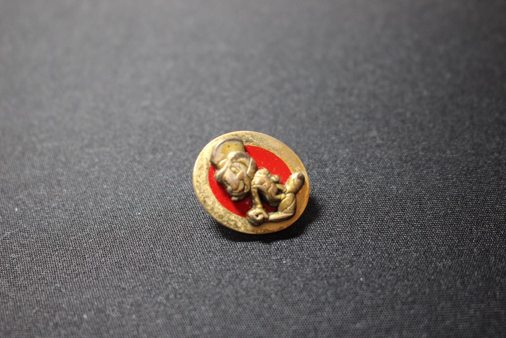 東京ディズニーリゾートトレーナーキャスト限定トレーナーピン