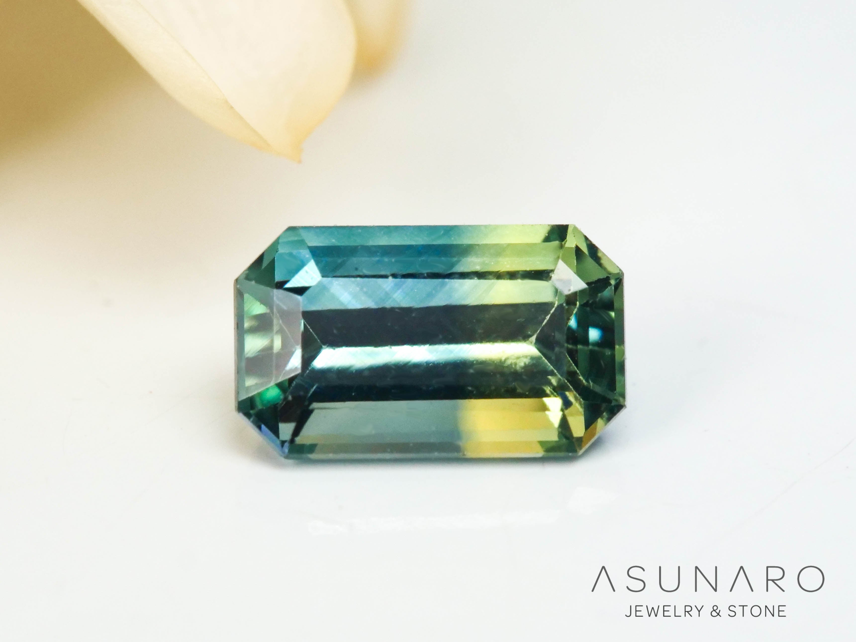 バイカラーサファイア エメラルドカット スリランカ産 0.37ct【250210