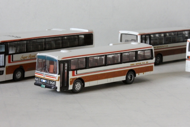 バスコレクション 改造 初代 ななつ星in九州 専用バス 西工ネオロイヤルC