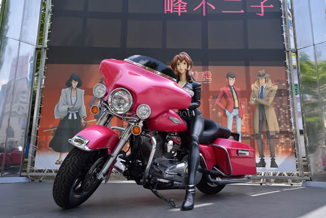峰不二子のバイクは何？ハーレー・トライアンフの車種遍歴からスーツ