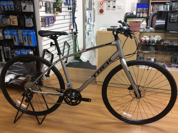 TREK2017年モデル FXS4 #クロスバイク シルバー TREK2017年モデル FXS4