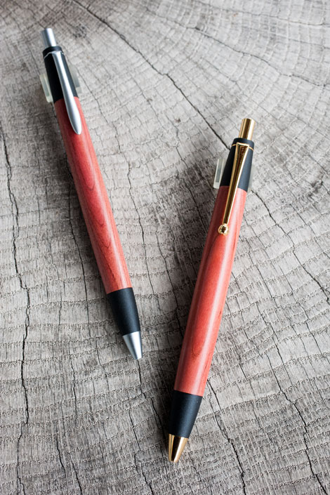 紅梅のペン | 野原工芸｜作り手の裏話