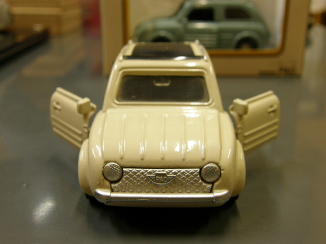 本邦初公開 PAO 京商製ミニカーを検証するの巻！おまけ付 – 日産パオ