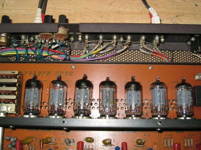 Luxkit 真空管式プリアンプ A3032型の修理