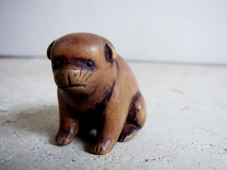 根付(netsuke) 扇形の七福神の絵柄の根付江戸時代