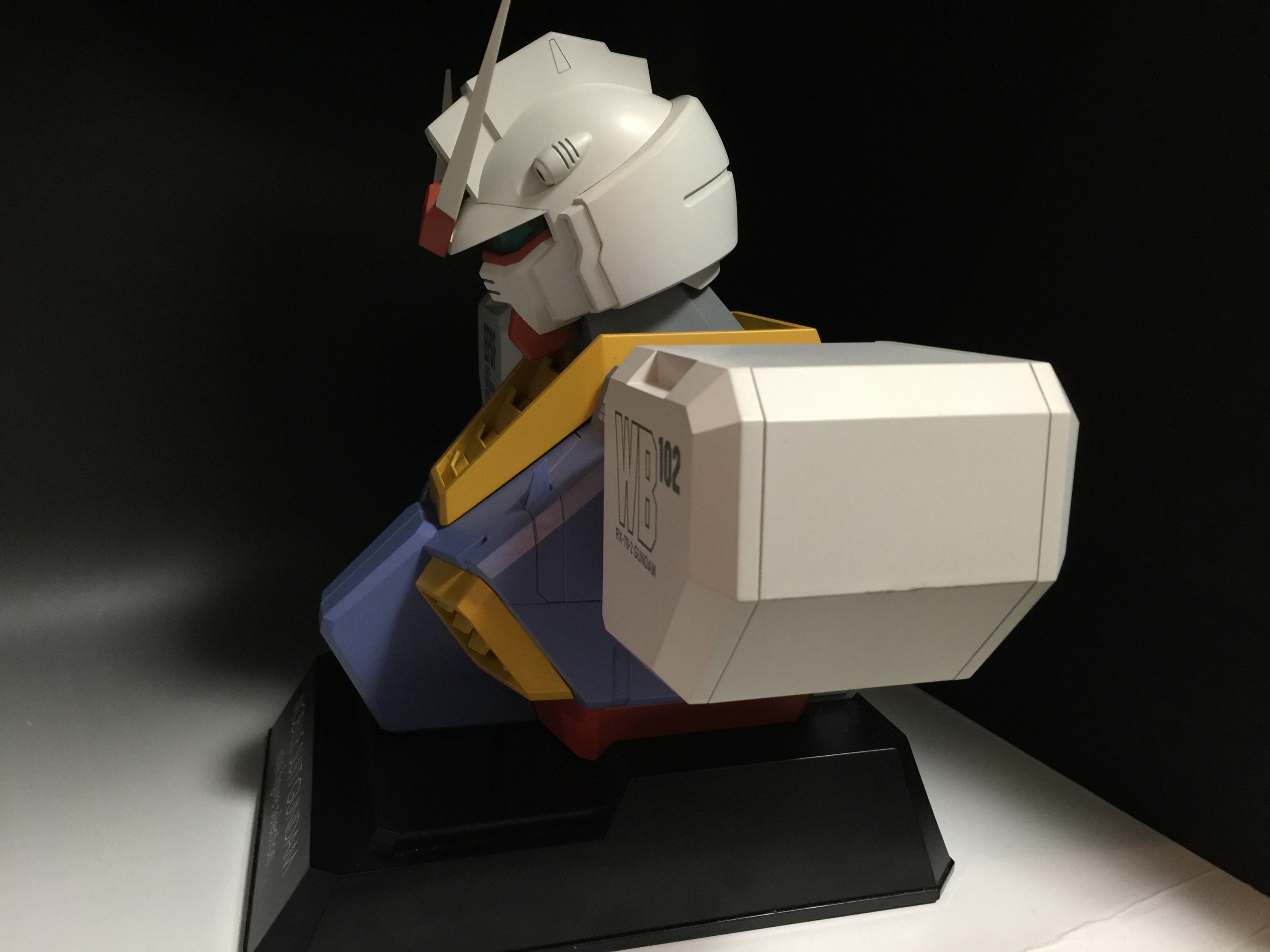 MFセレクションガンダム胸像型ディスプレイケース!かっこいい画像