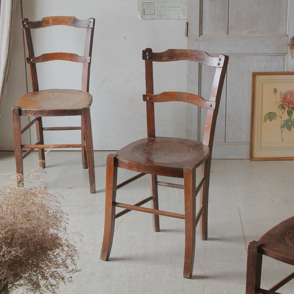 3脚あり！軽さも魅力のビストロチェア フランスアンティーク