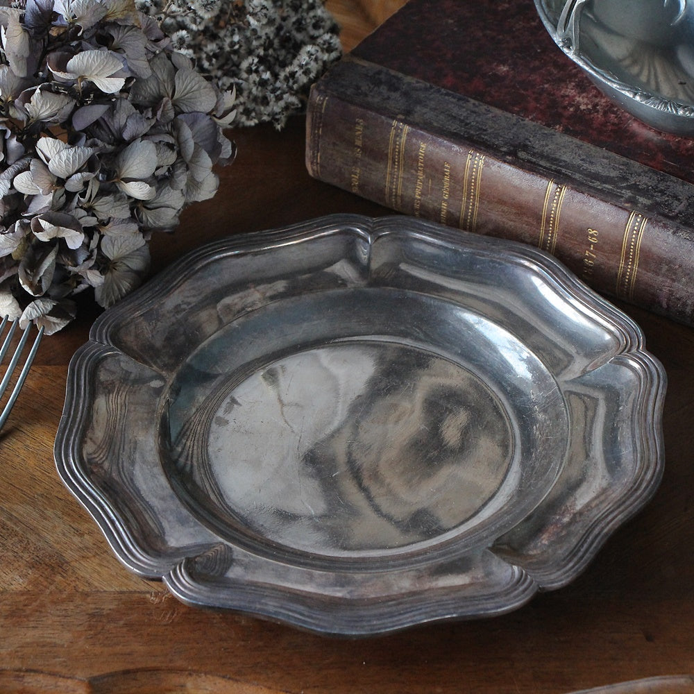 花リムが可愛いフレネ社シルバープレート皿（直径25cm） フランス