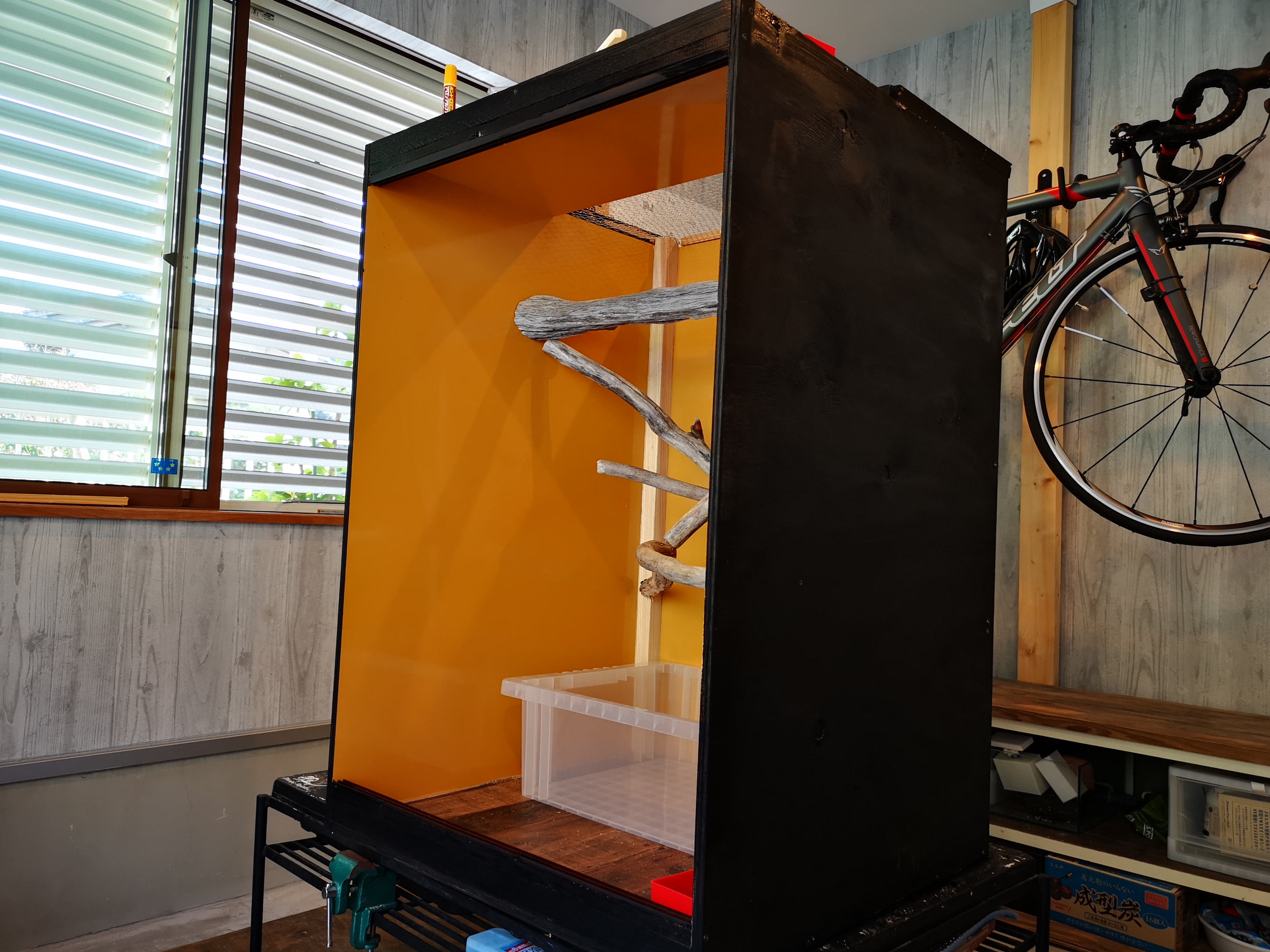 爬虫類木製ゲージを自作する方法。そのメリットとデメリット】既製