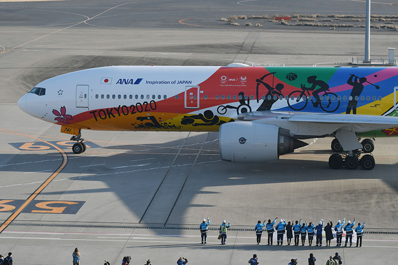 電子版】日本の空から応援、ANAが「HELLO 2020 JET」を就航 | 商社