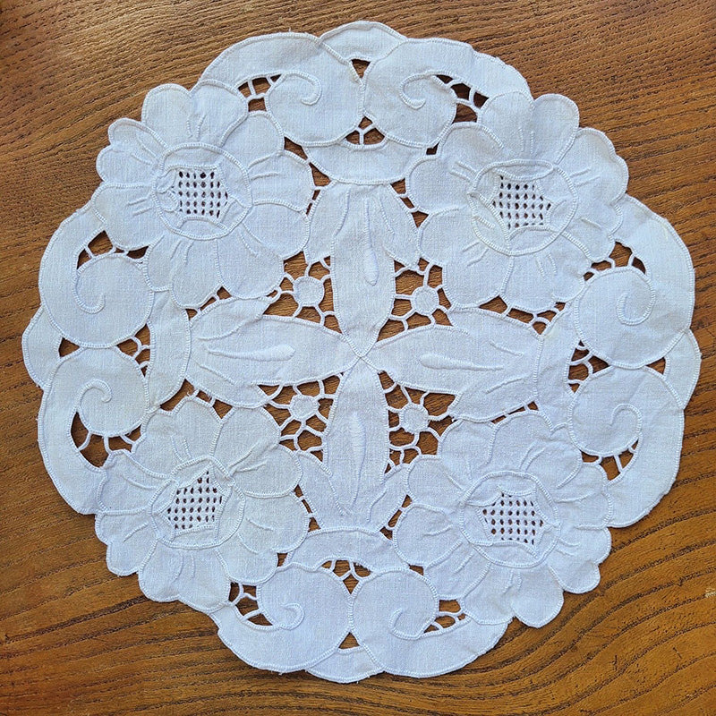 カットワーク刺繍 白 ドイリー ホワイトワーク フランス