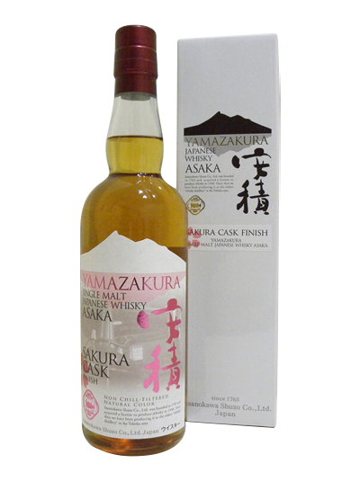 Yamazakura Asaka Sakura Cask Finish whisky - dekantā