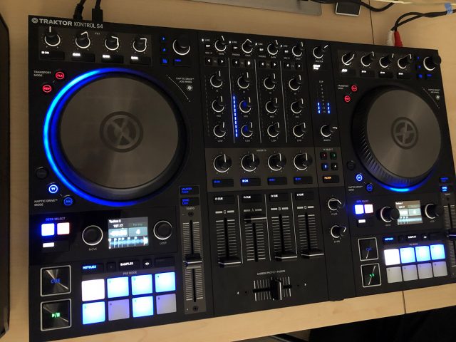 TRAKTOR KONTROL S4MK2/PC DJコントローラー専用バッグ付 Native
