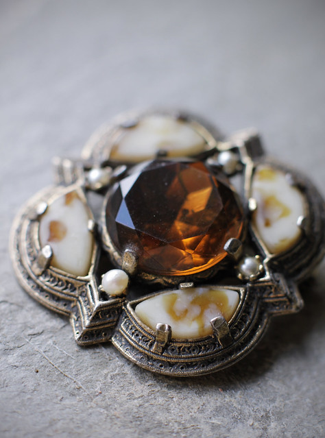 レア！！！イギリス ヴィンテージ MIRACLE社 大きなブローチ