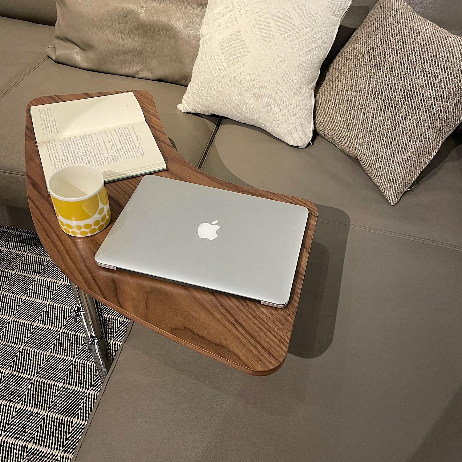 TECTA K26 サイドテーブル ソファでの過ごし方が変わるテーブル