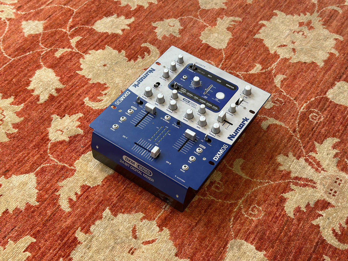 Numark DJミキサー DXM06 動作OK Numark DJミキサー DXM06 動作OK