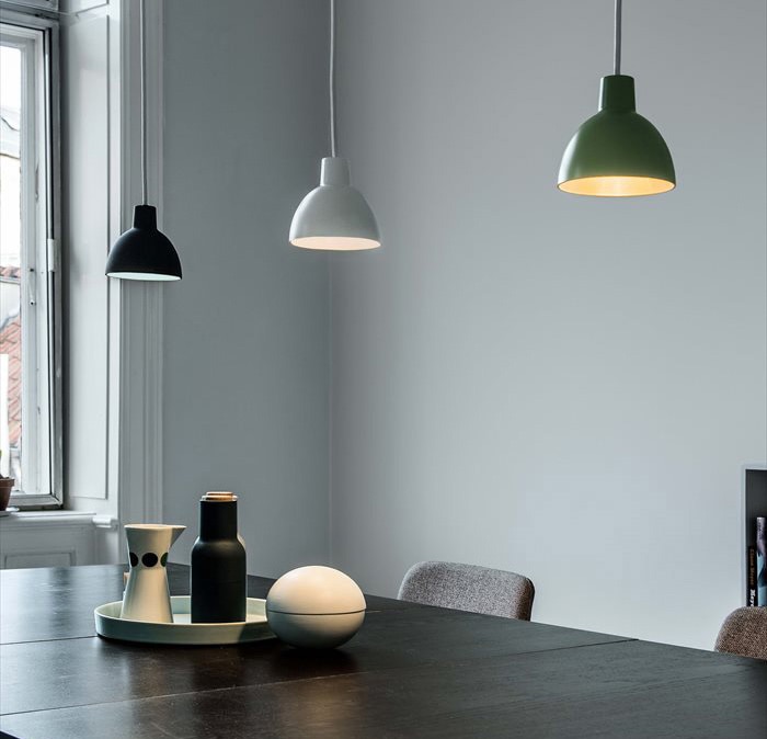 シンプルなペンダントライト「Toldbod 120 Duo（トルボー120 デュオ）」