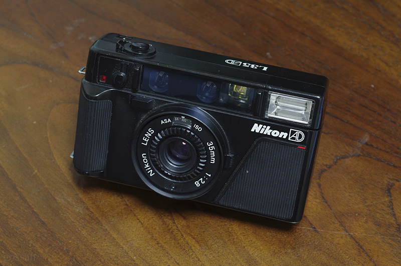 写りも「ピカイチ」？Nikon L35AD ～「ゾナー型」は何のため？: ごっ