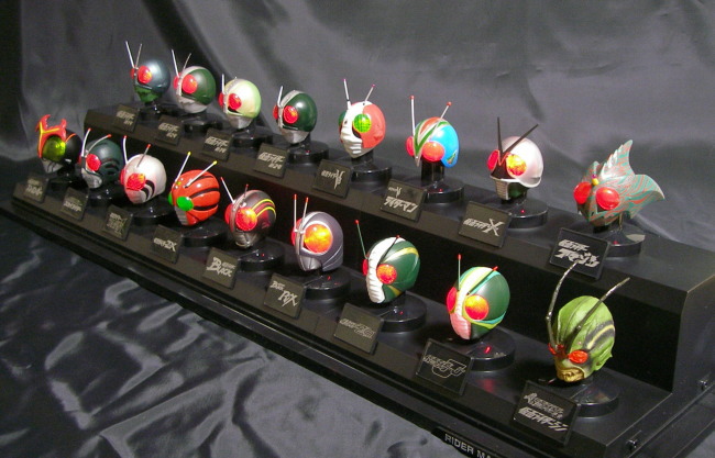 ライダーマスクコレクション プレミアム発光台座ディスプレイ～序章