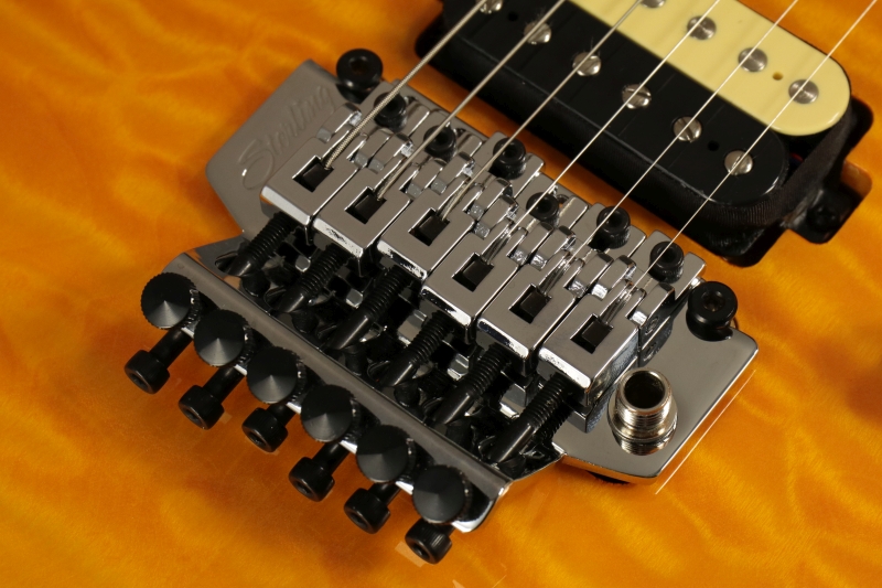 スターリン・バイ・ミュージックマン(Sterling by Musicman) AX40をご