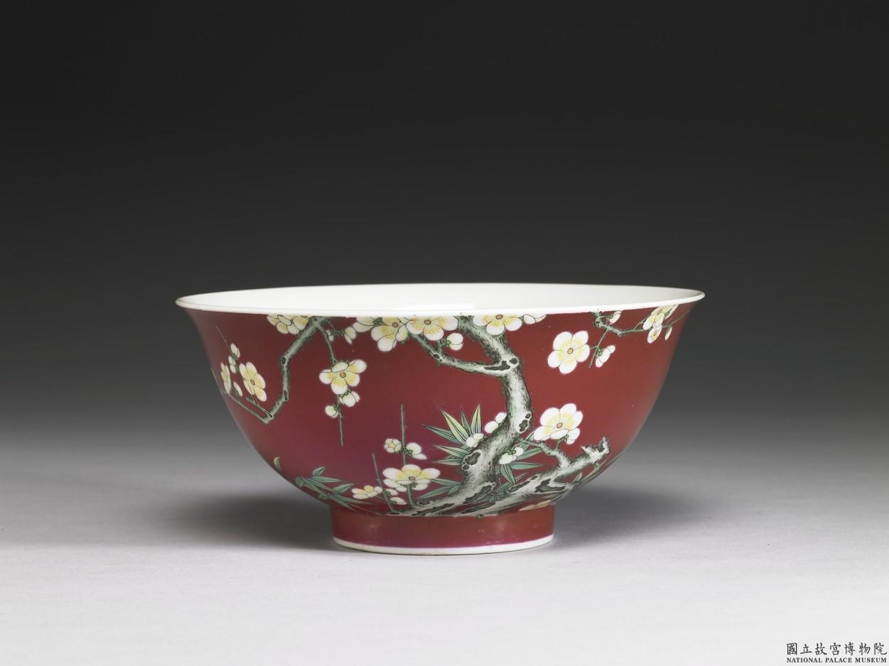 清雍正琺瑯彩紅地梅竹碗-數位典藏與學習聯合目錄