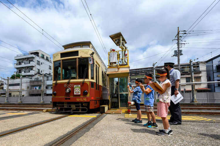 東京さくらトラムの運転席にこども記者が潜入！【都営交通×東京