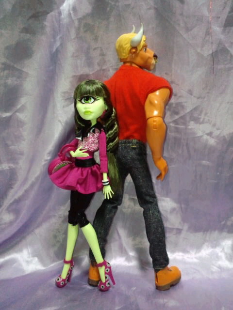 モンスター・ハイ 一つ目人形 アイリス・クロップス モンスター・ハイ