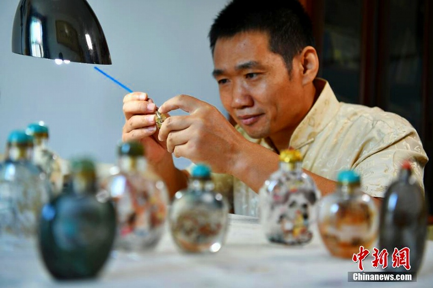 中国 硝子内絵細密技巧 美人内絵文 硝子内絵鼻煙瓶 Amazon.co.jp: 鼻煙