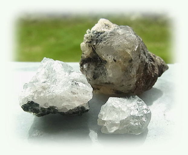 Amazon | フェナカイト ロシア ウラル マリシェボ産 フェナサイト 鉱物