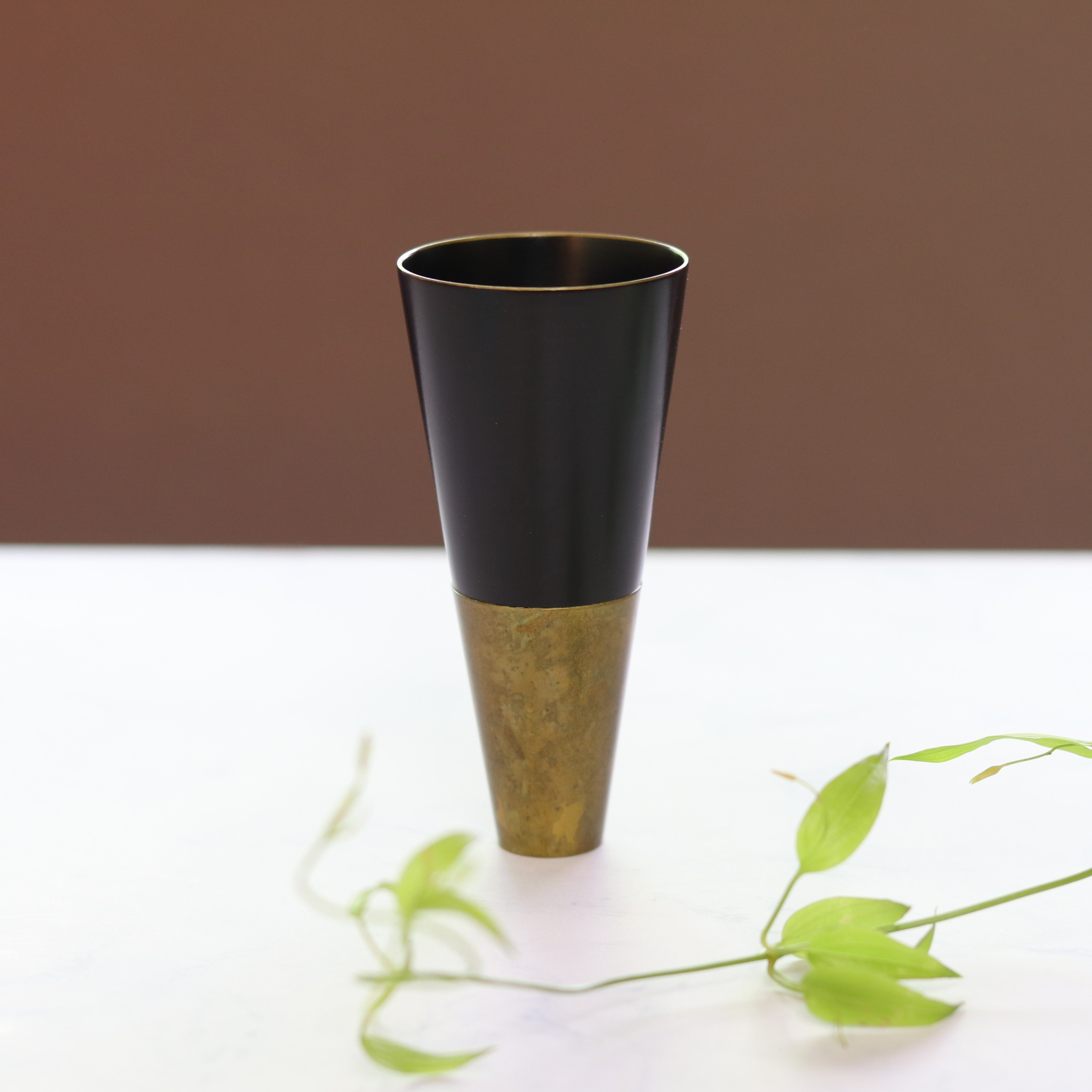 高岡銅器 山中漆器 ぐい呑み | HORN | 黒漆 × メロウゴールド | 喜泉