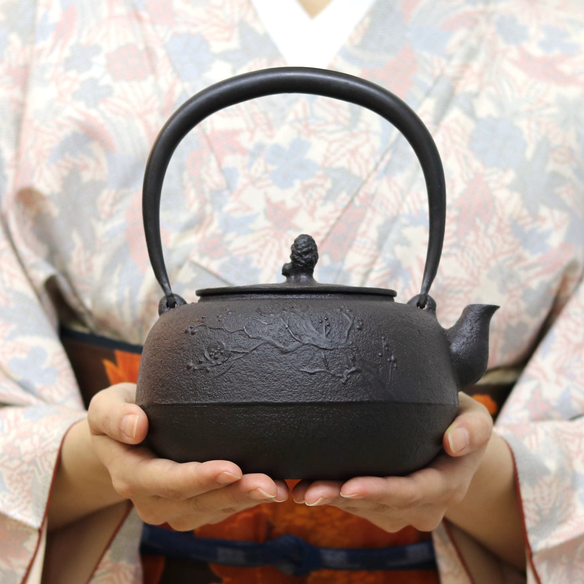 極上、希少品】龍文堂特大鉄瓶：かなり重量感のある立派な龍文堂