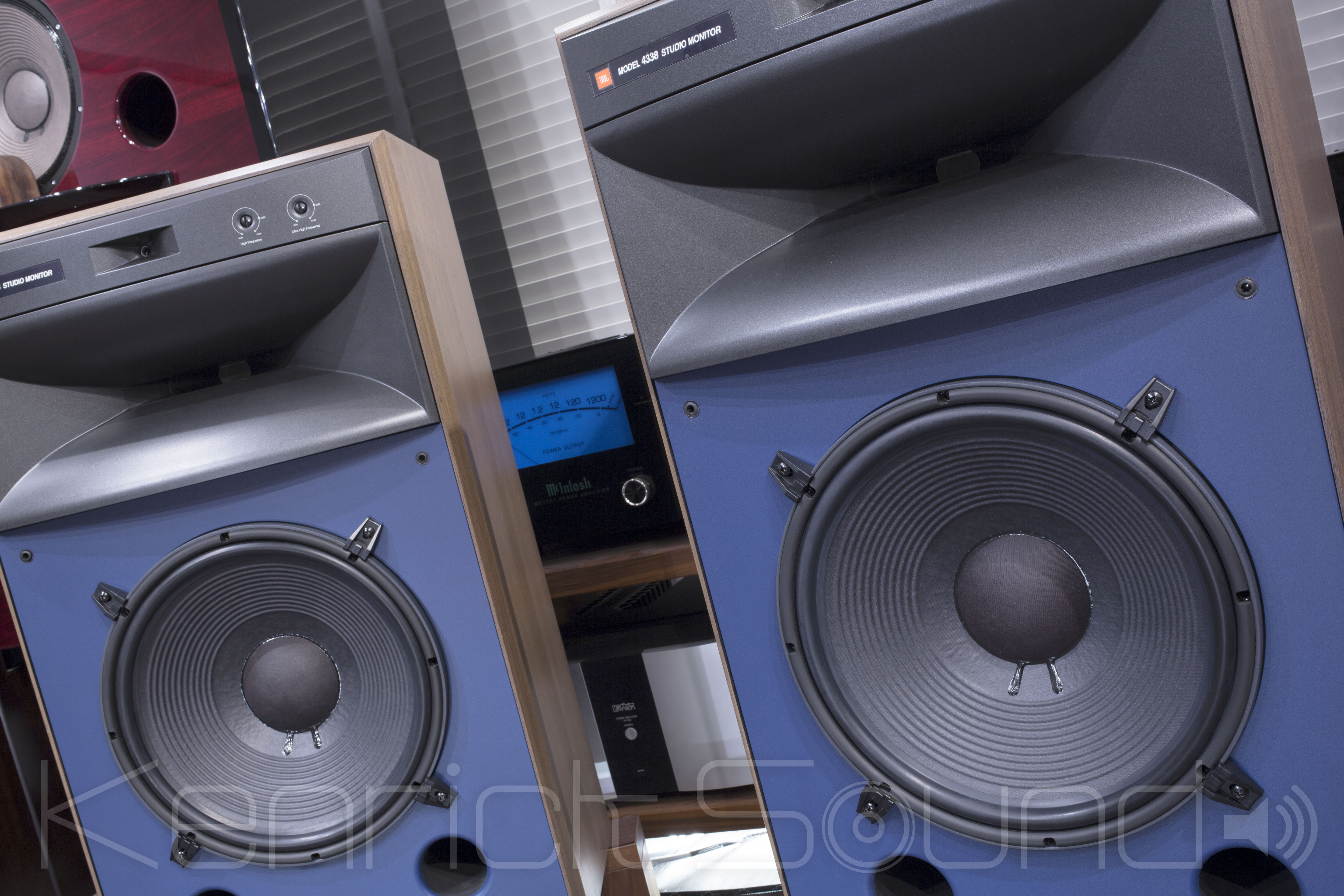 JBL 4338 現行3wayモニタースピーカー ワンオーナー美品 元箱付