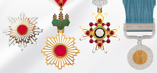 激レア 美品】明治勲章 初期型 勲三等旭日中綬章 ボタン型 勲章 褒章 完品