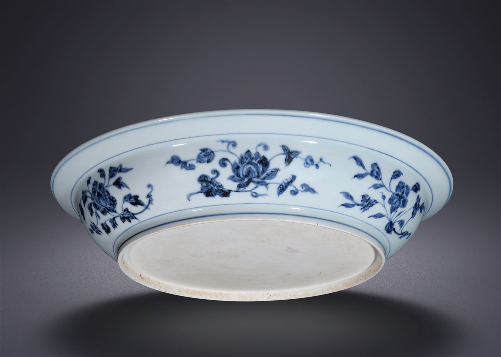 中国 青花 鳥纏枝花卉文盤 V R6802E 中国 青花 鳥纏枝花卉文盤 V R6802E