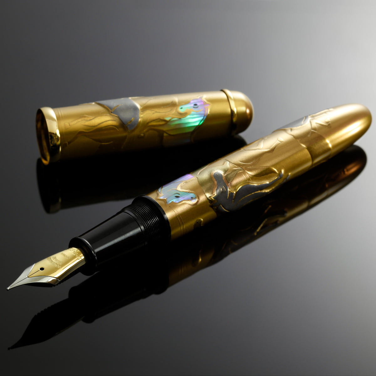 金地獅子、万年筆、蒔絵 金地獅子、万年筆、蒔絵