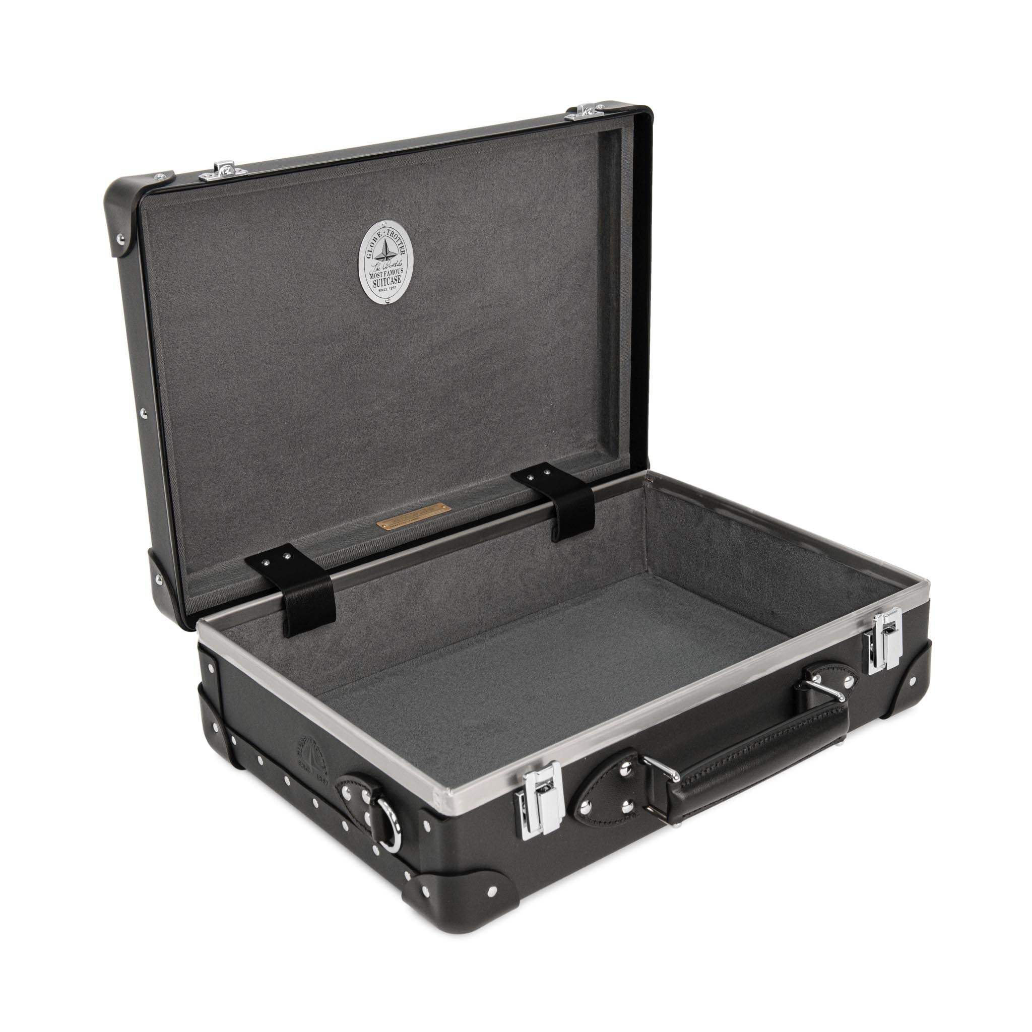 クラフテッド スモールアタッシェ ブラック | グローブ・トロッター