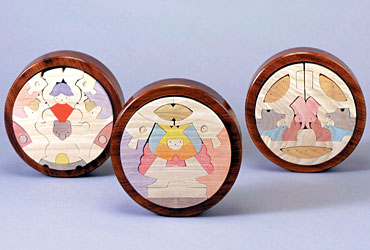 小黒三郎 組み木 五月人形 円武者三段飾り（小） 木のおもちゃ専門店