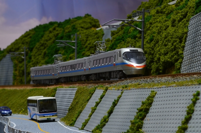 JR四国8000系旧塗装｜Nゲージ図鑑