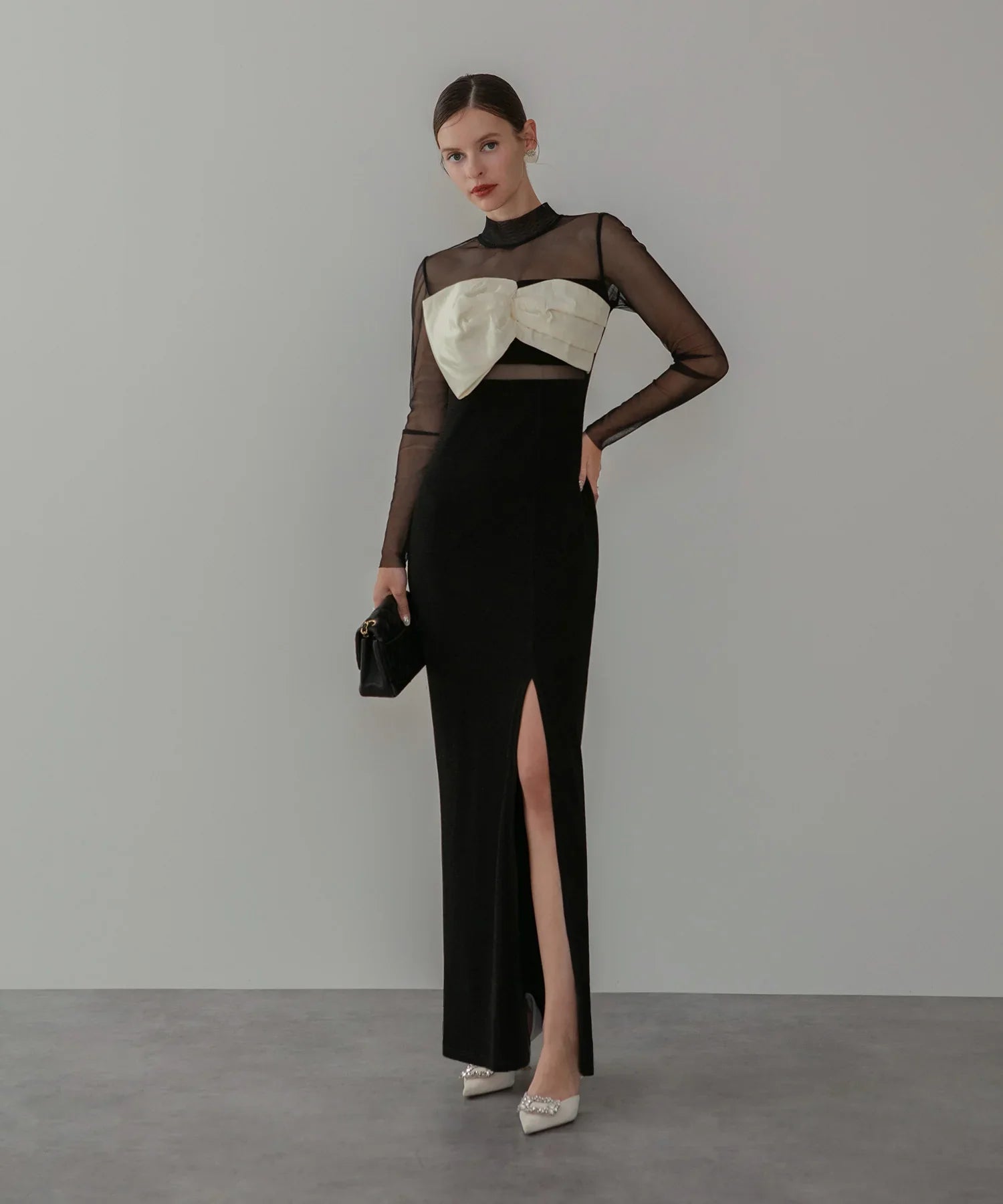 LEJA LUXE】フロントツイストデザインシアースリットIラインドレス