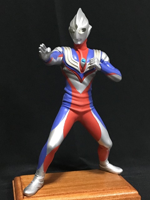 ウルトラマンティガ☆マルチタイプ☆100体限定☆光の巨人像ver.EX