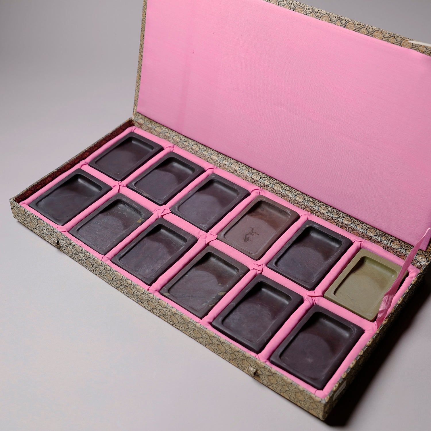 高級品 麻子坑硯 菊花柄 端渓三大名坑 硯 書道 生産終了品 廃盤品 未