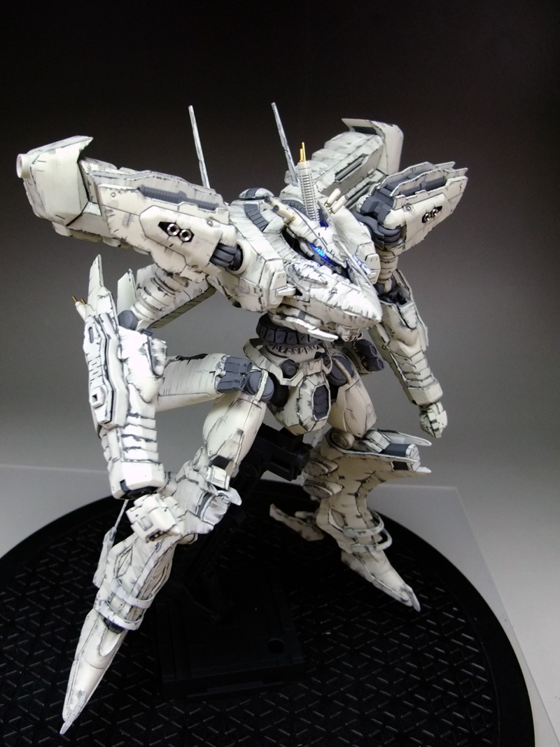 アーマードコア・ホワイトグリント＋VOB 完成写真 WG単体【ぷらもっち】