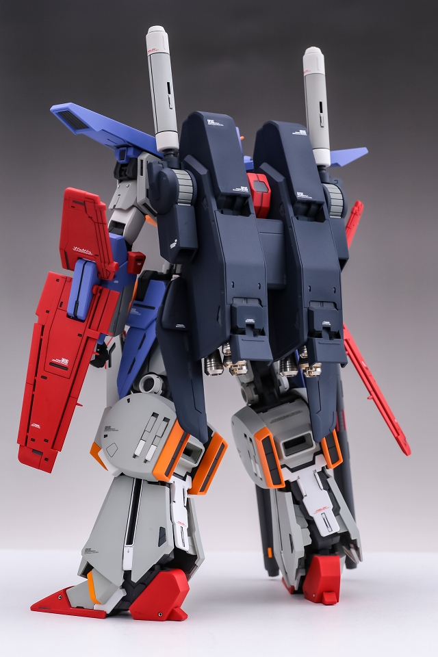 ガンプラ完成品】 MG ZZガンダム ver.ka 塗装完成品 MG 1/100 ZZ ダブル