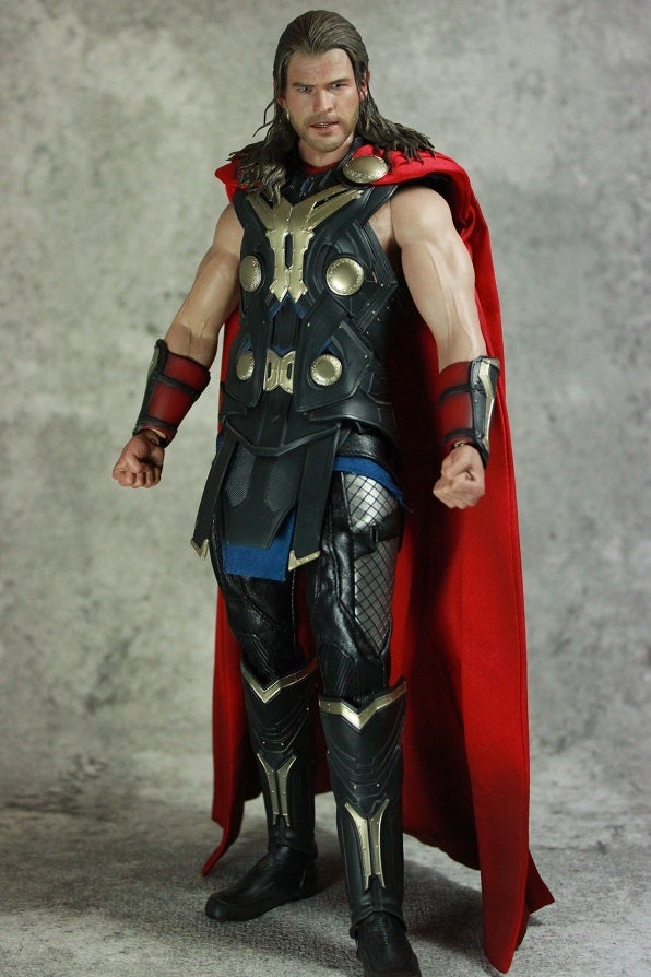 HOTTOYS THOR ダーク・ワールド ソー ライトアーマーver レビュー