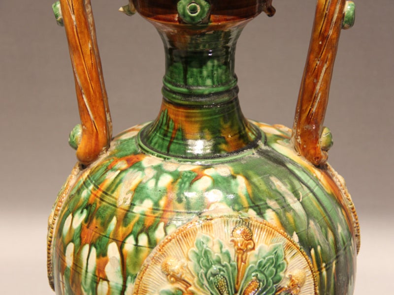 唐三彩の名品紹介～「重文 三彩貼花龍耳瓶」（東京国立博物館） | 美術