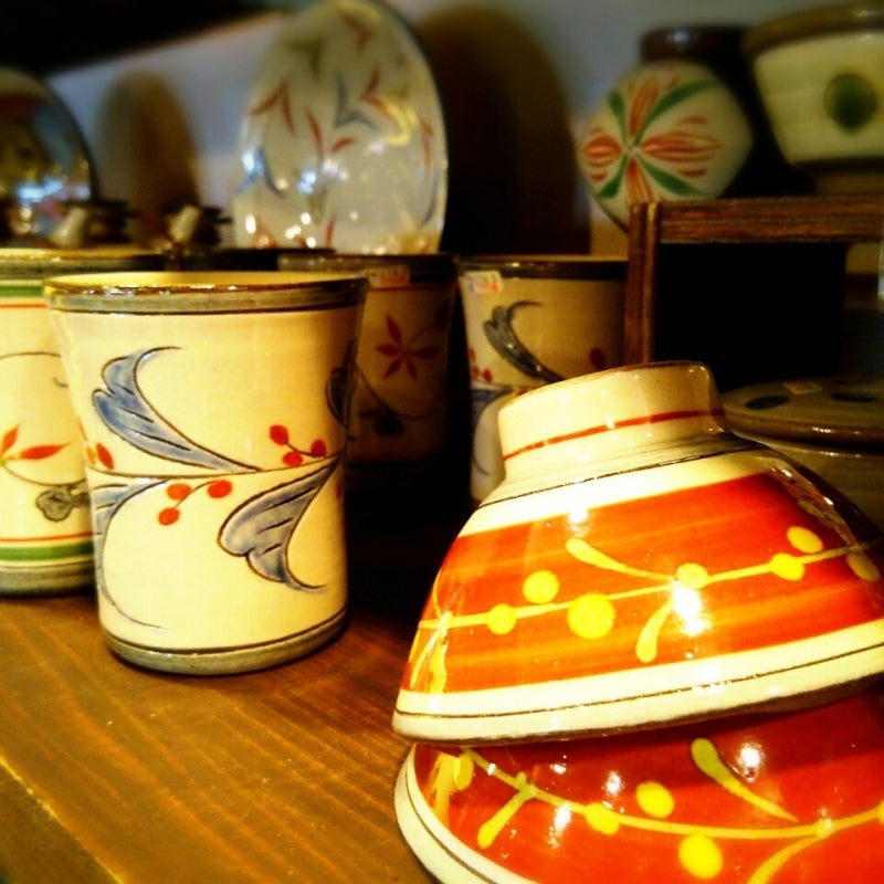 小橋川太郎さんの赤絵。 | 琉球民芸ギャラリー 鍵石 きーすとん