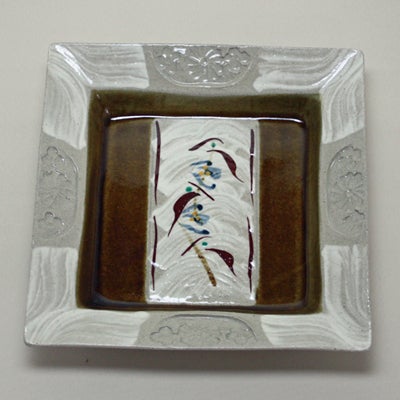 益子『明石庄作』刷毛目鉄絵花紋角瓶 明石庄作_刷毛目花瓶｜黒のつかもと｜｜益子焼つかもと｜益子焼最大の